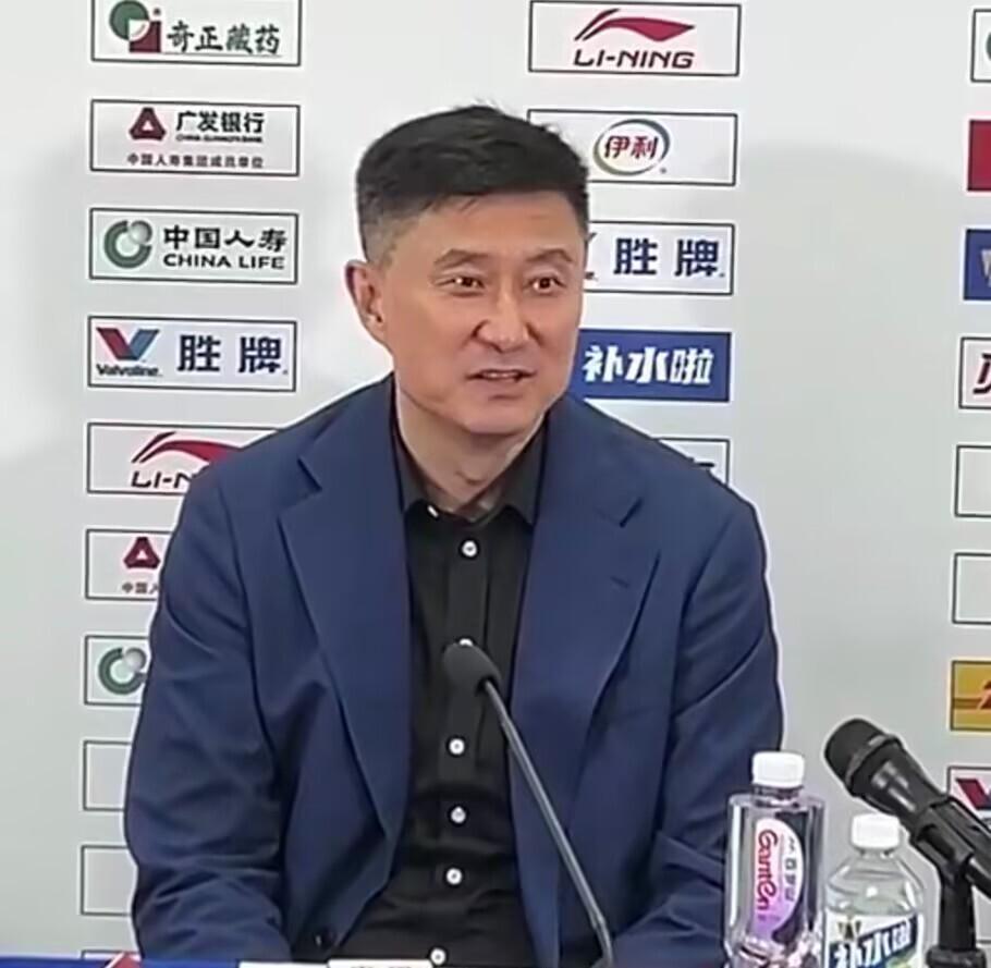 乐鱼体育官方入口-杜锋说没什么遗憾！球迷喊下课，广东重金引援，连续两年无缘四强